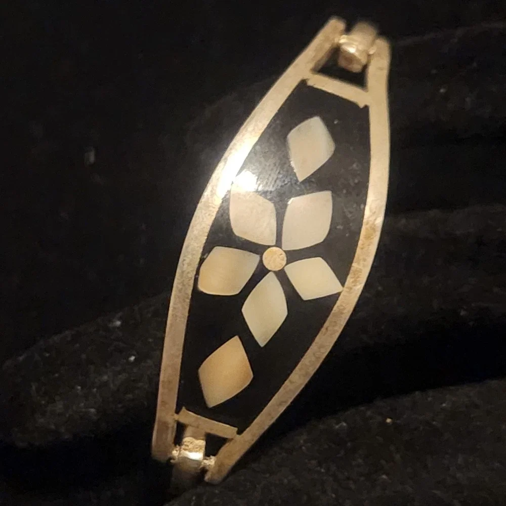 Silver Tone Mother of Pearl Floral Inlay Black Hinged kids Bangle Bracelet